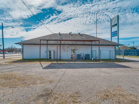 525 E Main St, Midlothian, TX 76065